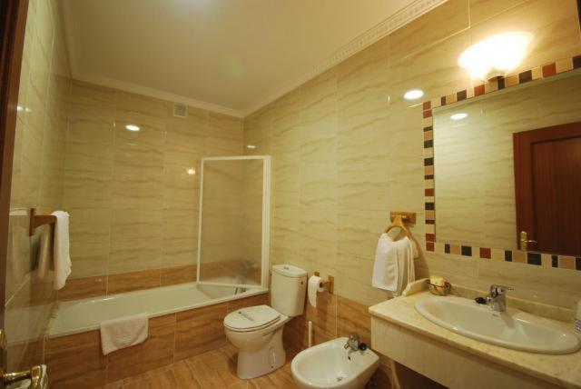 Hotel Arenas De Cabrales- Apartamentos Экстерьер фото