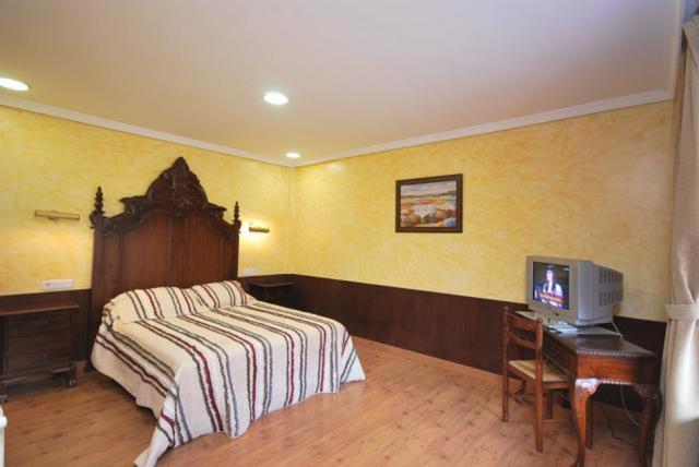 Hotel Arenas De Cabrales- Apartamentos Экстерьер фото